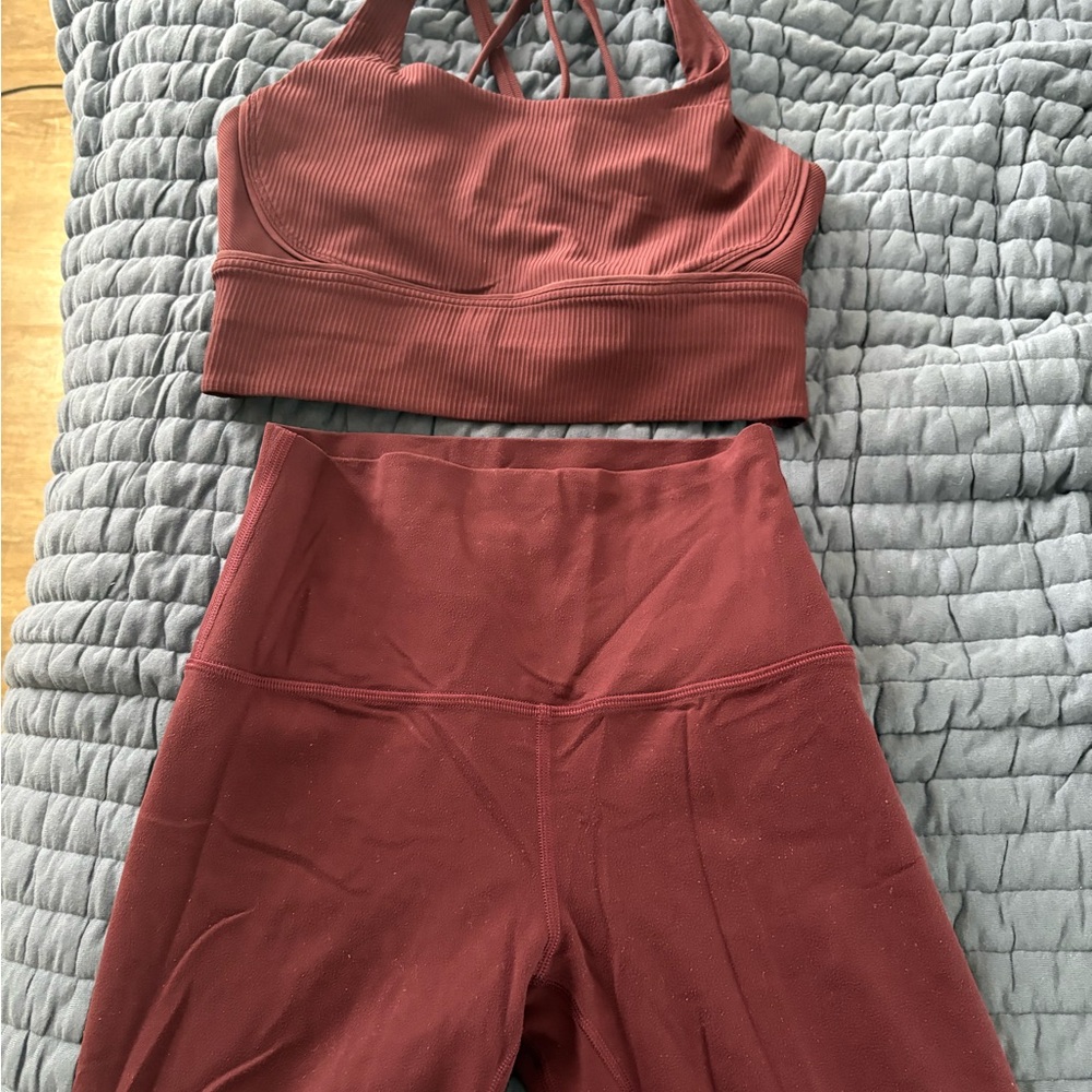 Lululemon matching sports bra and align leggings